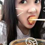 小姐姐和小姐姐吃东西,小姐姐们的美食时光