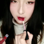 小姐姐眼睛无神,探寻小姐姐内心的秘密